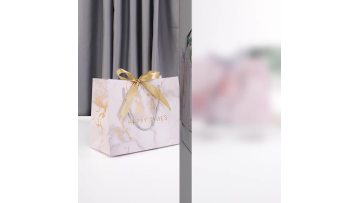 gift bag.mp4