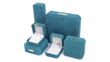 Hanhong Factory custom logo Jewelry Packaging Box Necklace Earrings set Velvet jewellery box Green velvet ring jewelry box1