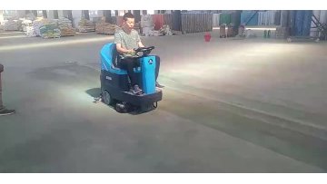 DJ700MEpoxy floor for large indoor workshop