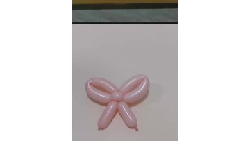 Twisting Bow tie