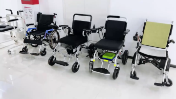 BIOBASE manual wheelchair factory direct wheelchair equipped with protective hand brake1