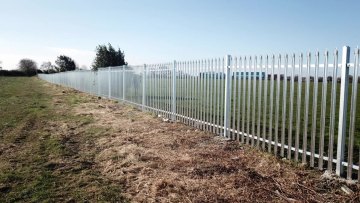 PVC Coated Euro Fence Holland Wire Mesh Fence Chick Fence Made in China1