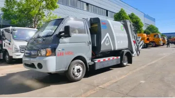 Energy Saving JAC 4X2 4-5cbm Electric Compression Refuse Truck for University Campus Waste Collection1