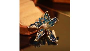 Iris Metal Brooch