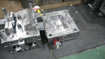 china tool mould 3d steel injection mold plastic part molding plastic injection sell mould and mouldings thread rotating mold1