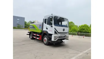 Advanced Dongfeng 4X2 170HP 10.25cbm Water Sprinkling Truck with Electronic Fog Cannon1