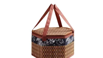 Hand-Woven Vintage Wicker Picnic Basket1