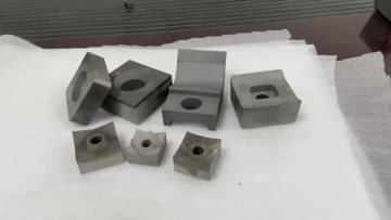 Carbide cutting tool