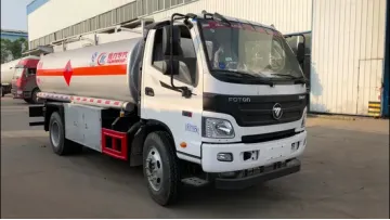 New Arrival Dongfeng 4X2 8.2cbm Fuel Transport Tanker Truck1