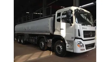 New Arrival Dongfeng 8X4 25cbm Large Capacity Fuel Transport Truck1