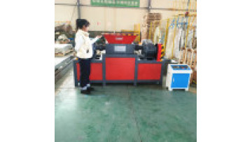 Factory direct sales quality assurance plastic wood waste shredding machine small variety of models optional shredding machine1