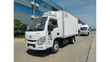 Premium Quality Yuejin 4X2 3.6m 83HP Petrol Mini Refrigerated Truck1