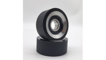 black bearing roller