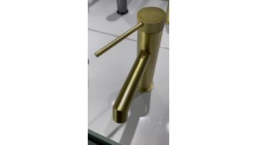 Single Hole Bathroom Faucet