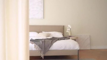 Bandari Leather Bed