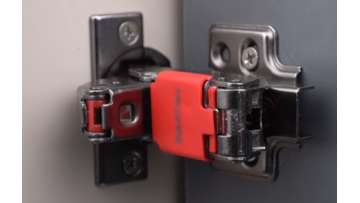 M51 125°wide angle opening and 5° buffering  soft close hinge