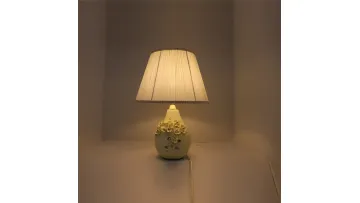 Elegant Gold Ceramic Table Lamp for Bedroom and Living Room1