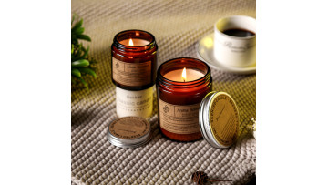 Glass jar candle 