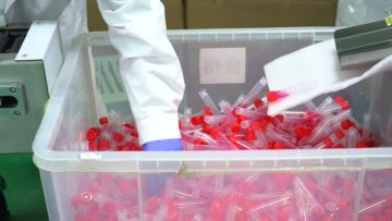 Virus Sampling Tube Production Process 1.MP4