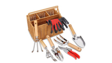 Best sale gardening hand tools with bamboo basket, good gift for man and women, stainless steel garden tool set1