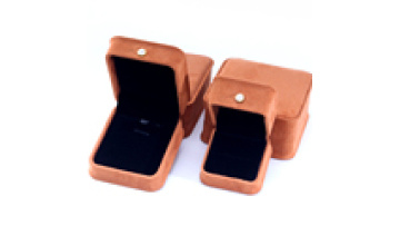 Hanhong wholesale custom luxury jewelry packing box bracelet earrings necklace pearl lock coffee color velvet ring jewelry box1