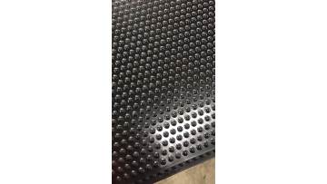 Round buckle cow pad