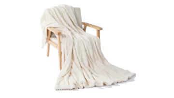 Chanasya Super Soft Fuzzy Fur Elegant Throw Blanket Cozy Pumping Faux Rabbit Fur Blanket1