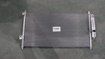 High Quality Car Aluminum AC Condenser for Nissan ALMERA (N16) 1.5i 16V 00- OEM 92110BM400 92100BM4001