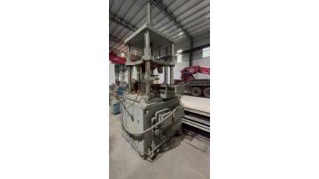 Low pressure casting machine