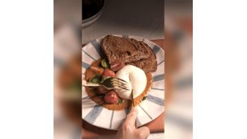 The Love of Food and Tableware