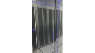 Data center UPS