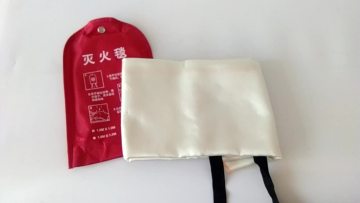 Hot Sale and Low Price Fire Blanket 1.0*1.0m and 1.2*1.2m and 1.2*1.8m Fire Fight Emergency Extinguishing Fire Fiberglass Fabric1