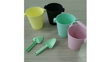 beach toy bucket
