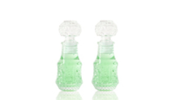 Small Glass Alcohol Bottles Mini Wine Bottles Reusable Empty Spirit Bottle with Airtight Stopper Wedding Party 1.7 Oz1