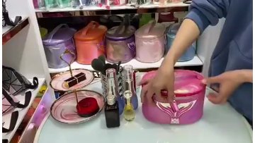 Wholesale Travel Hologram Pu Leather Mermaid Toiletry Bag Private Label Fashion Women Holographic Cosmetic Make Up Bags Cases1