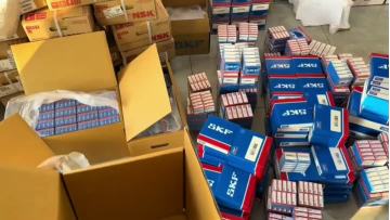 SKF bearings are being packaged and sent to foreign customers
