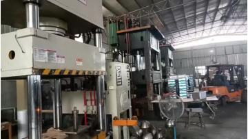 Vacuum toilet