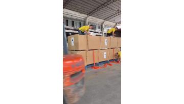 Aluminum profiles for doors and windows loading