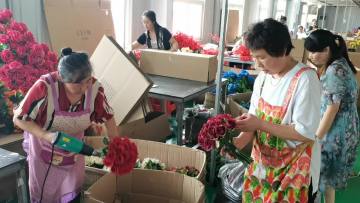 Wholesale Wedding Home Decoration Single Artificial rose flowers Real Touch artificial red roses1