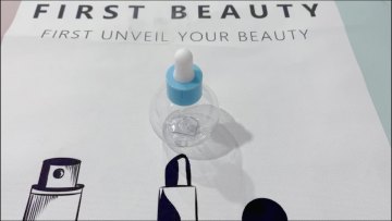 Ball Shaped Plastic Bottle With Colorful Droppers 