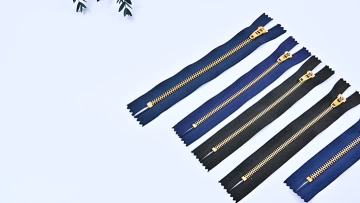 Double lock zipper for jeans