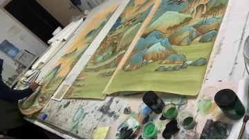 4-Hand painted wallpaper