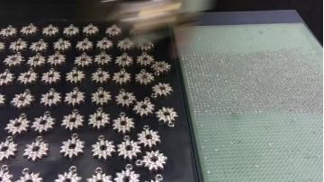 Small Flower Diamond Inlay / Floral Diamond Setting