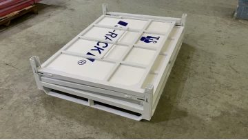 White Collapsible Column Metal Pallet