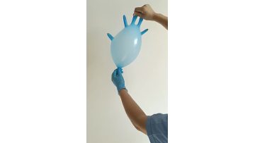 Dispisable Nitrile Glove - blowing 