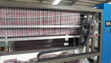 Ultrasonic towel slitting (double cross cutting)