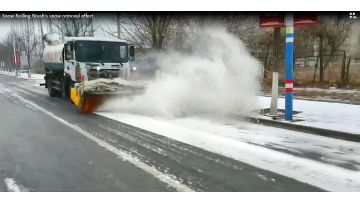 Snow Rolling Brush's snow removal effect