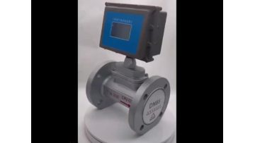 Gas vortex flow meter