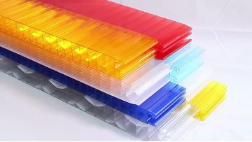Polycarbonate plug-in solar panel