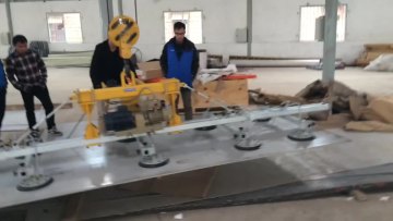 vacuum lifting device for sheets, panels1